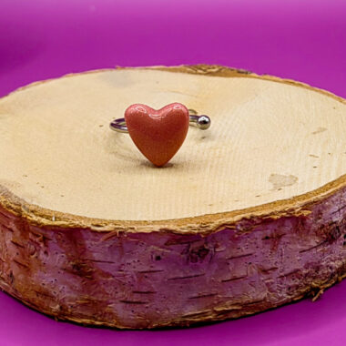 Pierścionek z różowym sercem