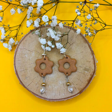 Kolczyki kwiaty brązowe z perełkami