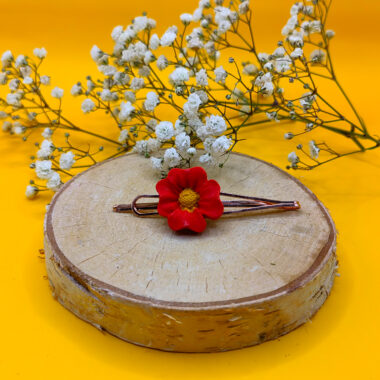 Spinka czerwony kwiat